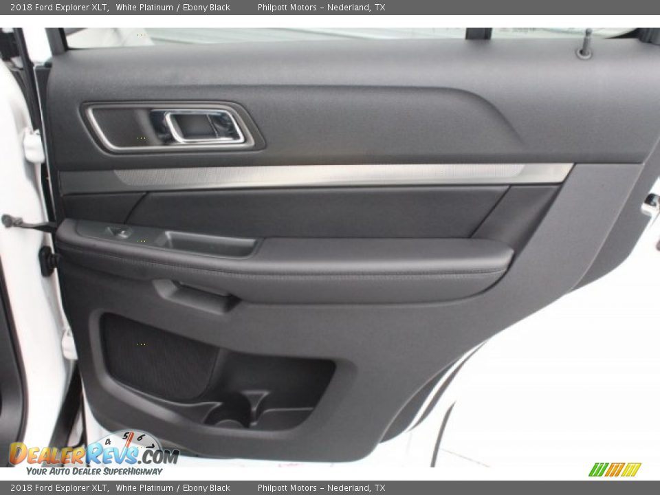 2018 Ford Explorer XLT White Platinum / Ebony Black Photo #30