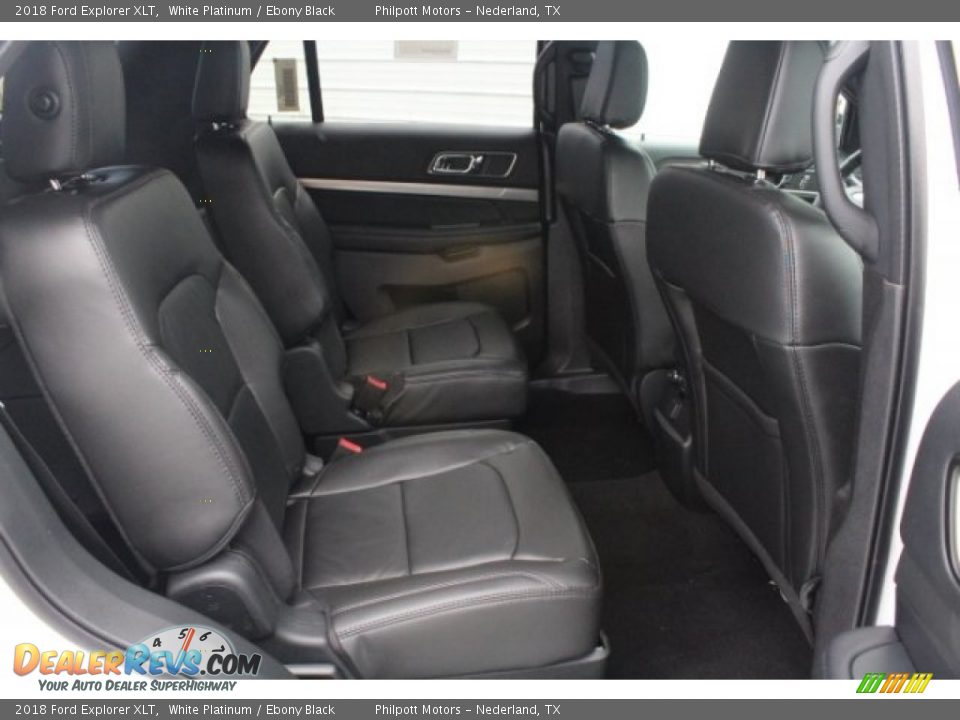 2018 Ford Explorer XLT White Platinum / Ebony Black Photo #31