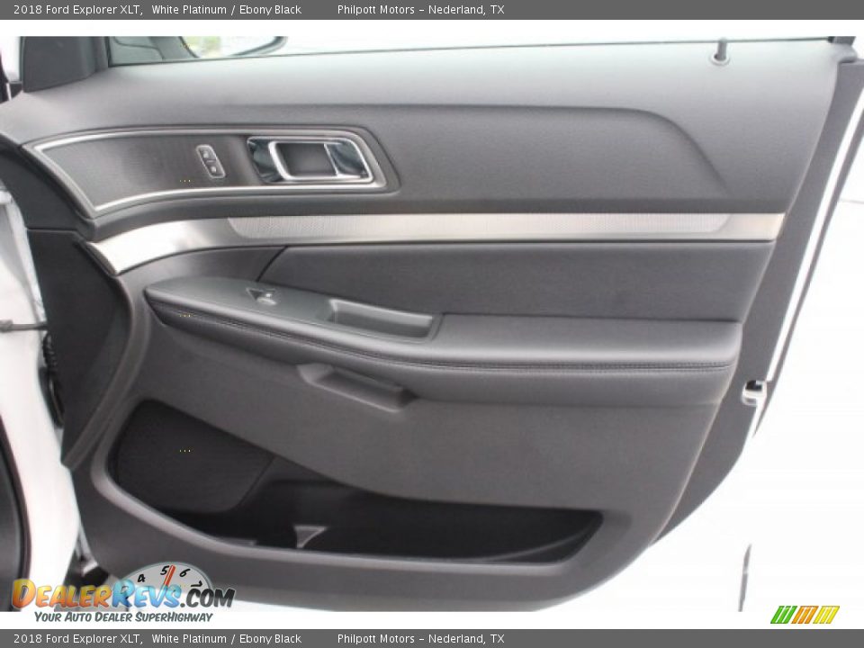 2018 Ford Explorer XLT White Platinum / Ebony Black Photo #32