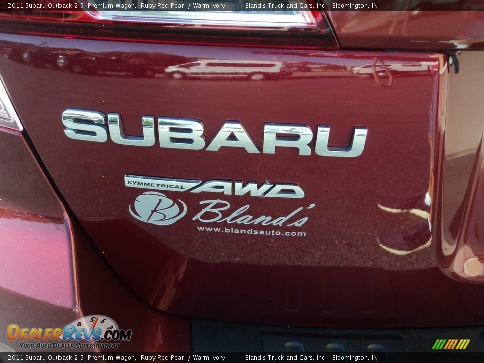 2011 Subaru Outback 2.5i Premium Wagon Ruby Red Pearl / Warm Ivory Photo #28