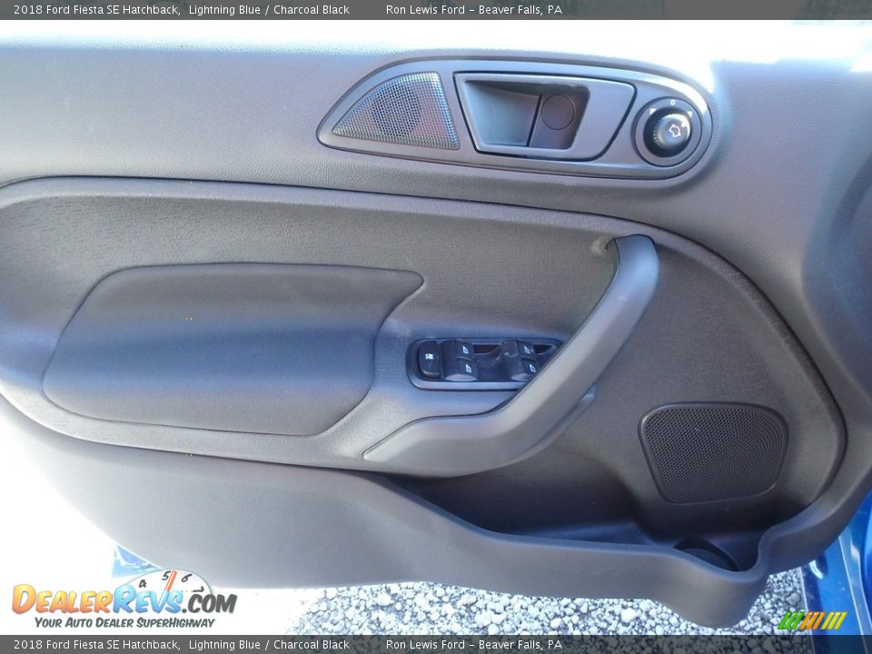 2018 Ford Fiesta SE Hatchback Lightning Blue / Charcoal Black Photo #14