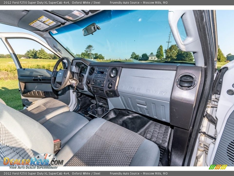 2012 Ford F250 Super Duty XL SuperCab 4x4 Oxford White / Steel Photo #31