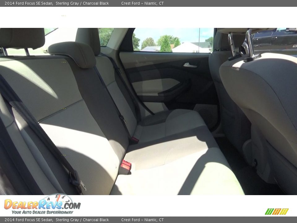2014 Ford Focus SE Sedan Sterling Gray / Charcoal Black Photo #22