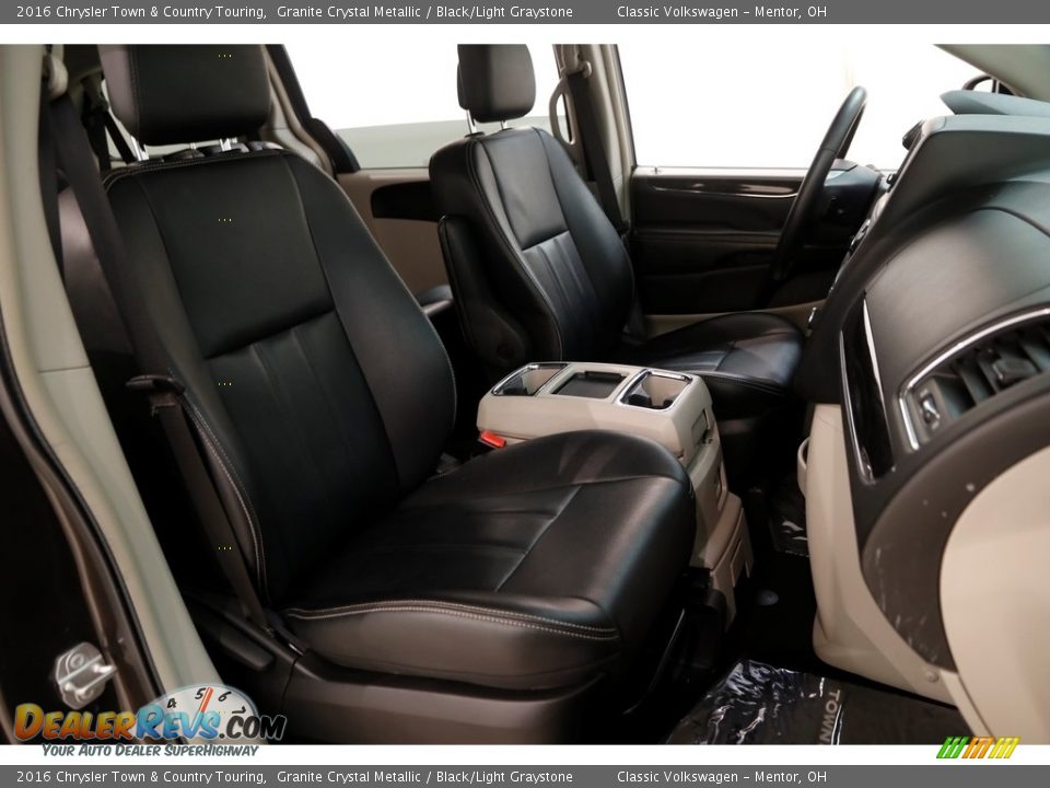 2016 Chrysler Town & Country Touring Granite Crystal Metallic / Black/Light Graystone Photo #17