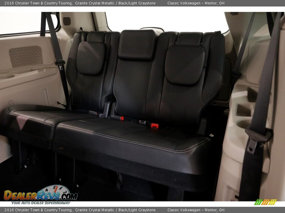 2016 Chrysler Town & Country Touring Granite Crystal Metallic / Black/Light Graystone Photo #20