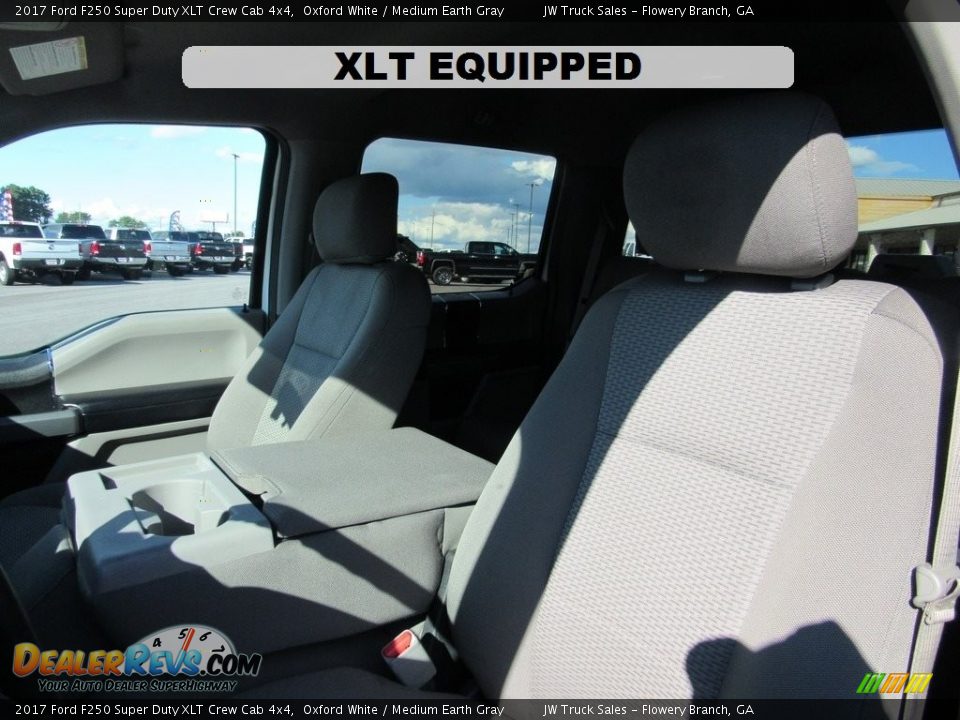 2017 Ford F250 Super Duty XLT Crew Cab 4x4 Oxford White / Medium Earth Gray Photo #15