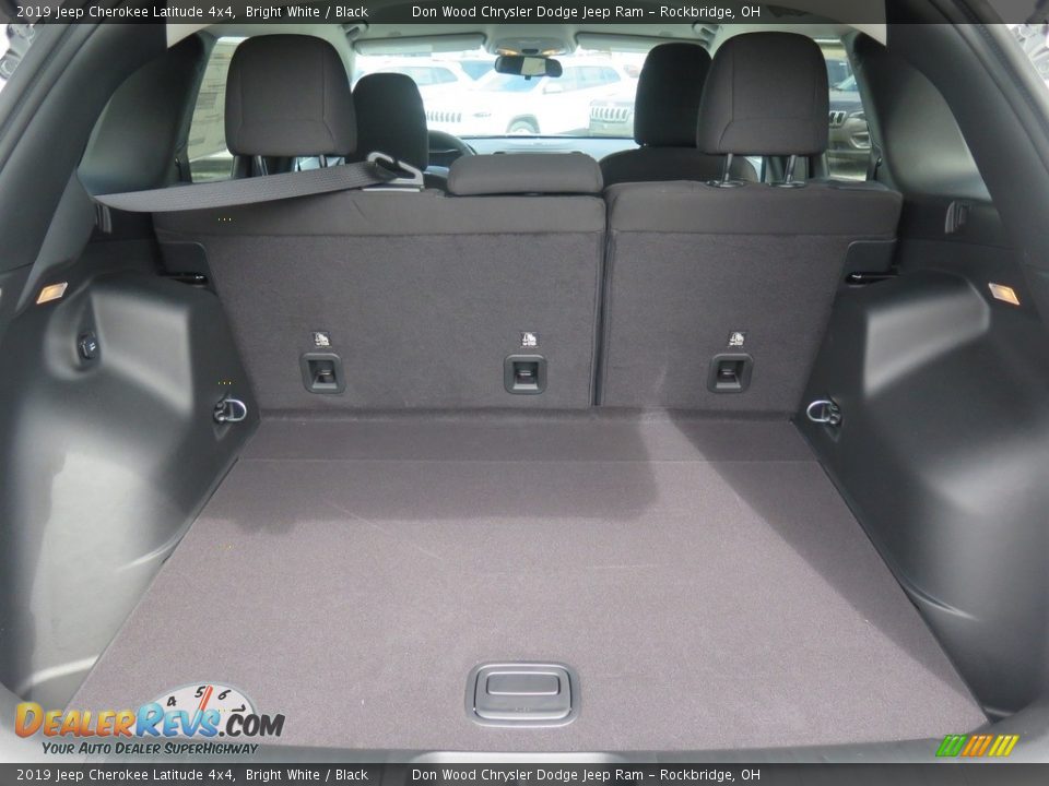 2019 Jeep Cherokee Latitude 4x4 Bright White / Black Photo #8