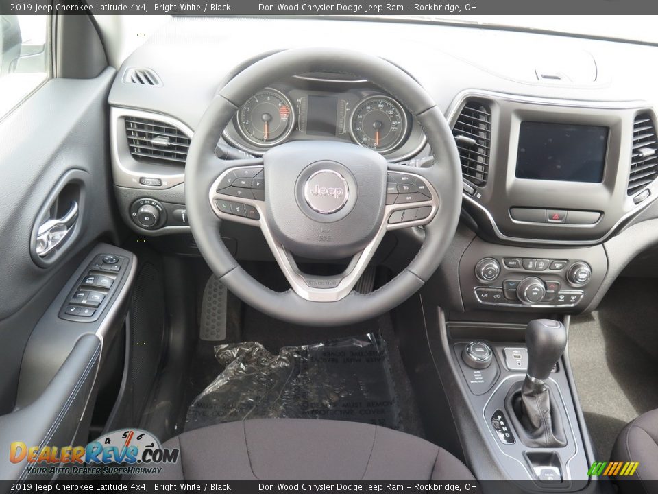 2019 Jeep Cherokee Latitude 4x4 Bright White / Black Photo #11