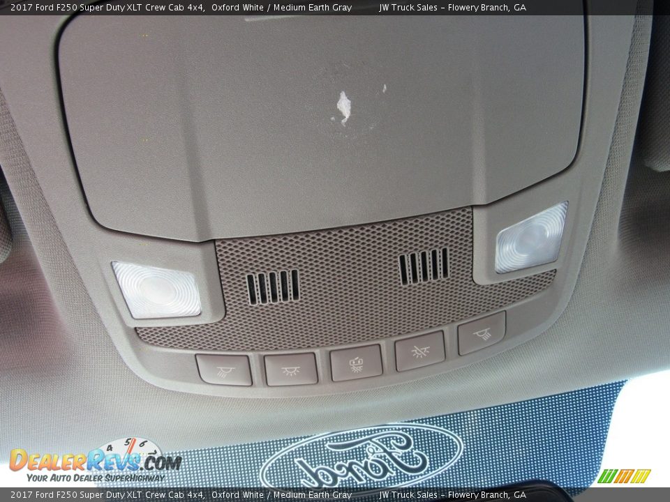 2017 Ford F250 Super Duty XLT Crew Cab 4x4 Oxford White / Medium Earth Gray Photo #24
