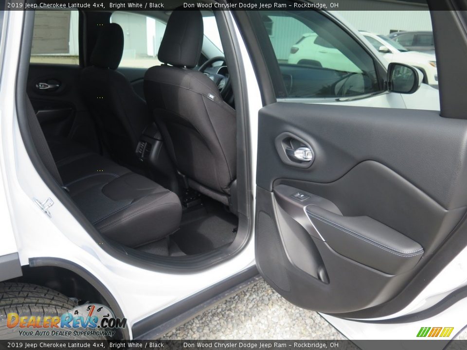 2019 Jeep Cherokee Latitude 4x4 Bright White / Black Photo #29