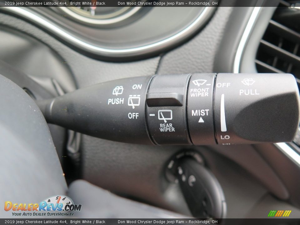 2019 Jeep Cherokee Latitude 4x4 Bright White / Black Photo #34