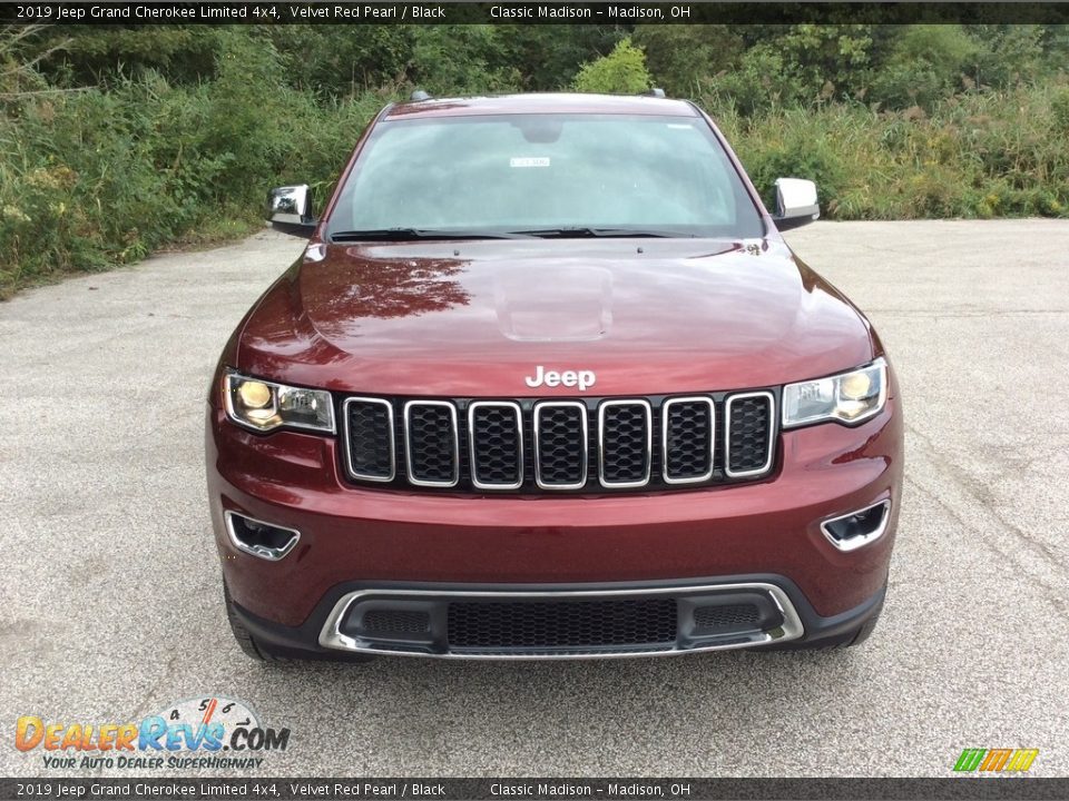 2019 Jeep Grand Cherokee Limited 4x4 Velvet Red Pearl / Black Photo #2