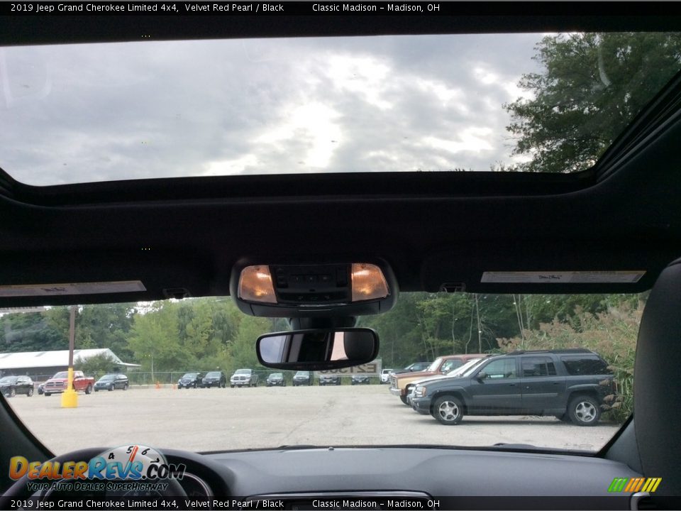 2019 Jeep Grand Cherokee Limited 4x4 Velvet Red Pearl / Black Photo #16