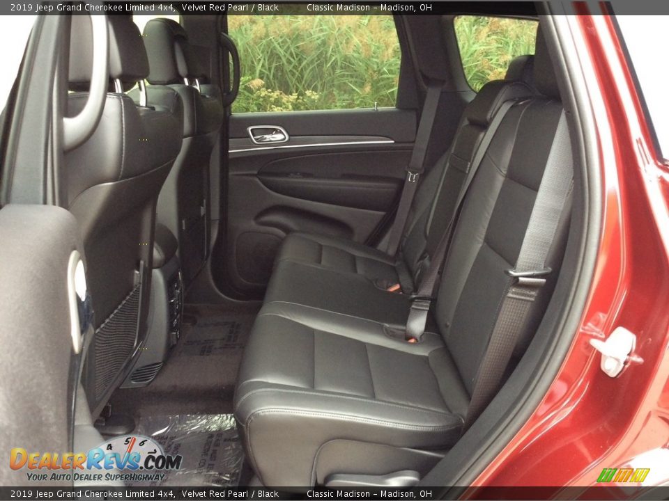 2019 Jeep Grand Cherokee Limited 4x4 Velvet Red Pearl / Black Photo #17
