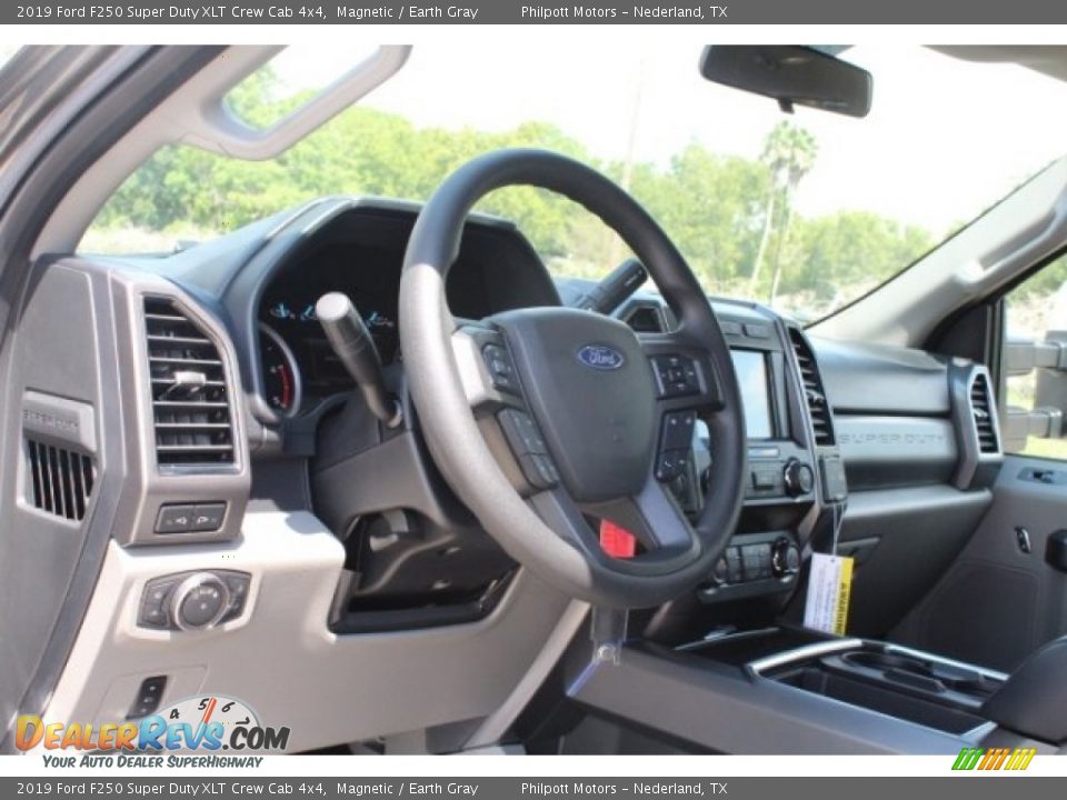 2019 Ford F250 Super Duty XLT Crew Cab 4x4 Magnetic / Earth Gray Photo #13