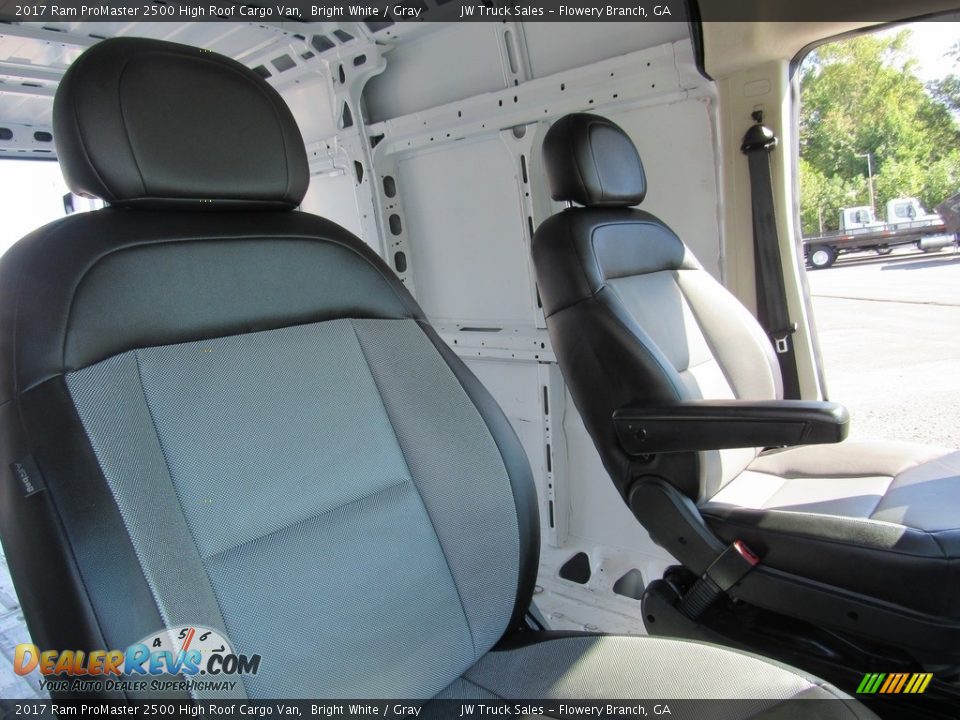 2017 Ram ProMaster 2500 High Roof Cargo Van Bright White / Gray Photo #28