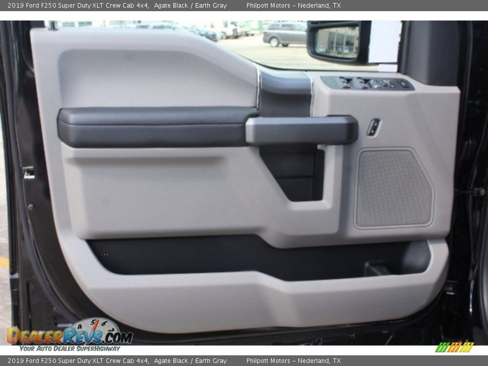 2019 Ford F250 Super Duty XLT Crew Cab 4x4 Agate Black / Earth Gray Photo #12