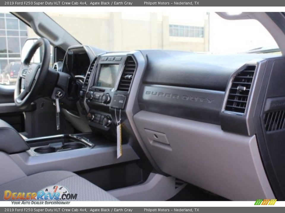 2019 Ford F250 Super Duty XLT Crew Cab 4x4 Agate Black / Earth Gray Photo #30