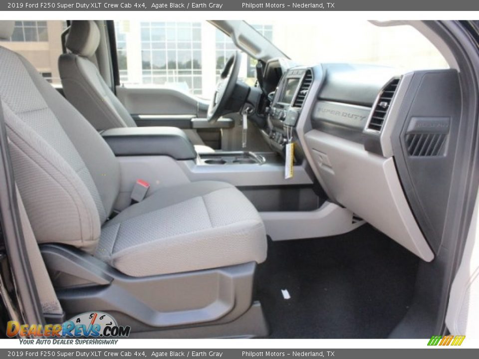 2019 Ford F250 Super Duty XLT Crew Cab 4x4 Agate Black / Earth Gray Photo #31