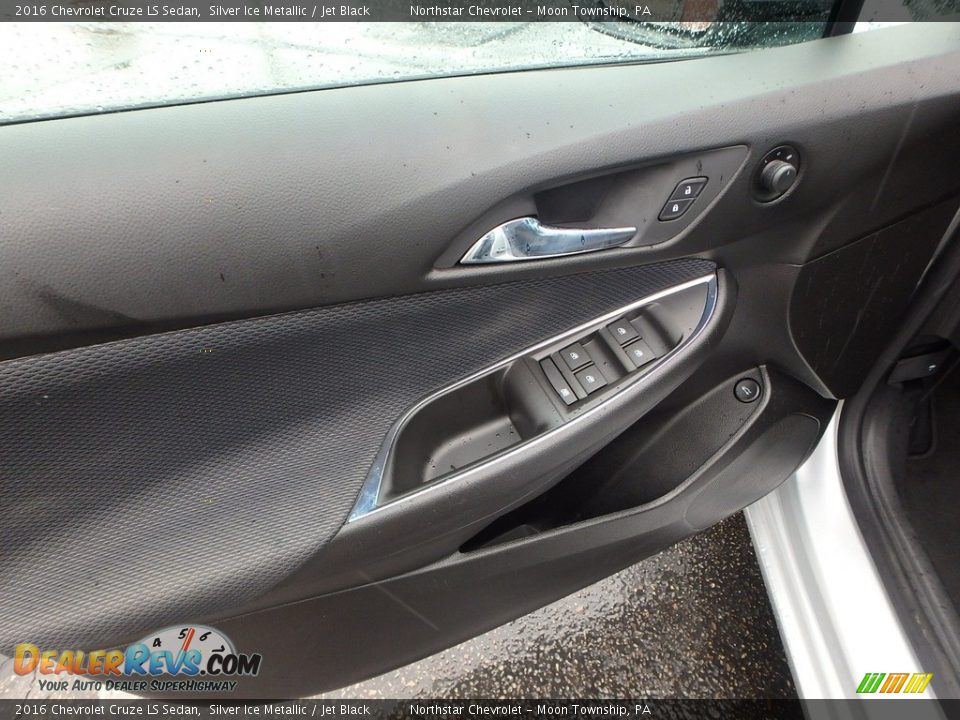 2016 Chevrolet Cruze LS Sedan Silver Ice Metallic / Jet Black Photo #24