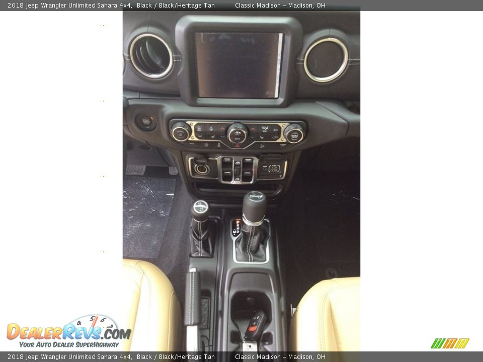 2018 Jeep Wrangler Unlimited Sahara 4x4 Black / Black/Heritage Tan Photo #13