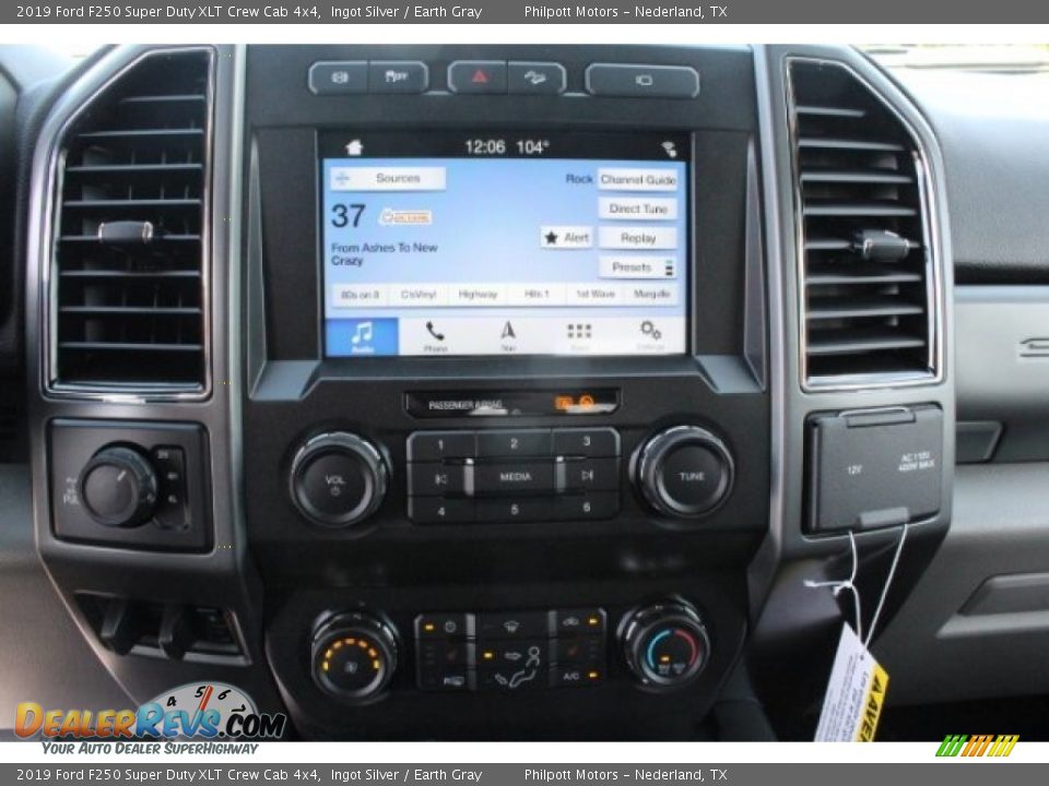 2019 Ford F250 Super Duty XLT Crew Cab 4x4 Ingot Silver / Earth Gray Photo #17