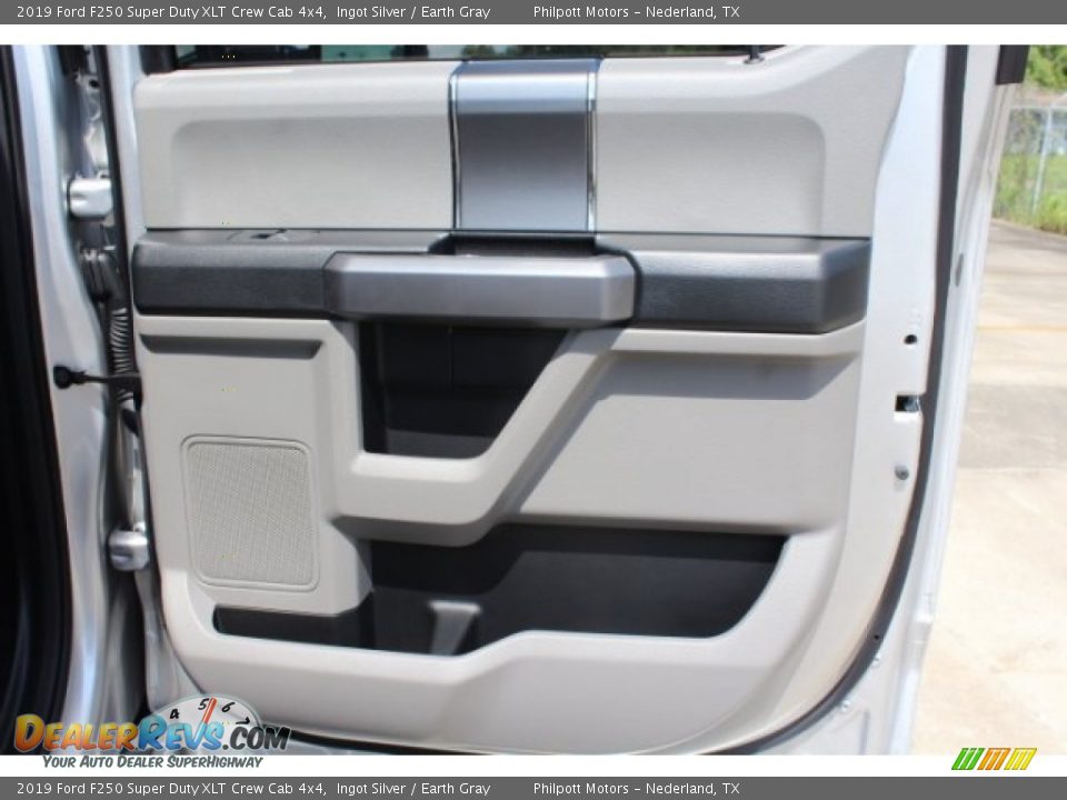 2019 Ford F250 Super Duty XLT Crew Cab 4x4 Ingot Silver / Earth Gray Photo #27