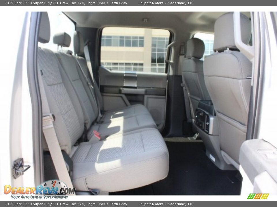 2019 Ford F250 Super Duty XLT Crew Cab 4x4 Ingot Silver / Earth Gray Photo #28