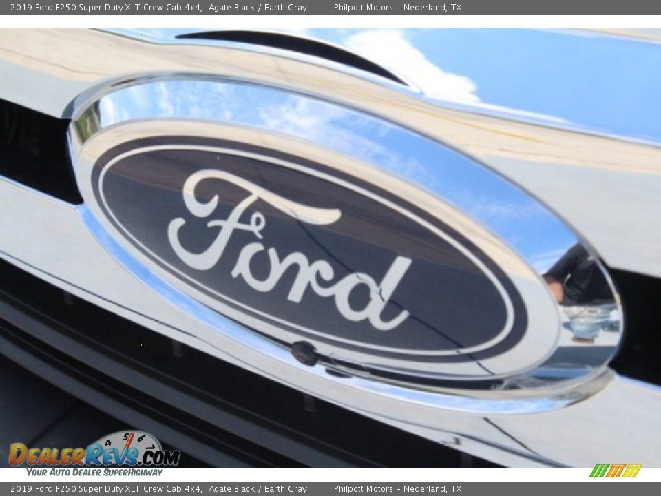 2019 Ford F250 Super Duty XLT Crew Cab 4x4 Agate Black / Earth Gray Photo #4