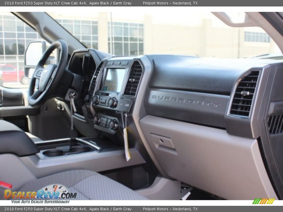 2019 Ford F250 Super Duty XLT Crew Cab 4x4 Agate Black / Earth Gray Photo #30