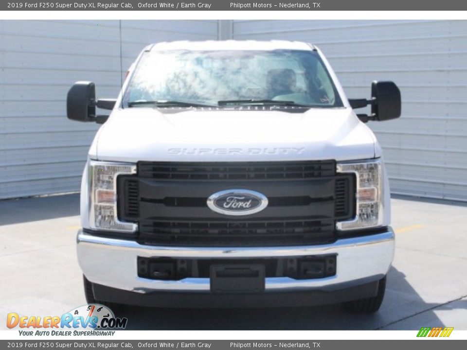 2019 Ford F250 Super Duty XL Regular Cab Oxford White / Earth Gray Photo #2