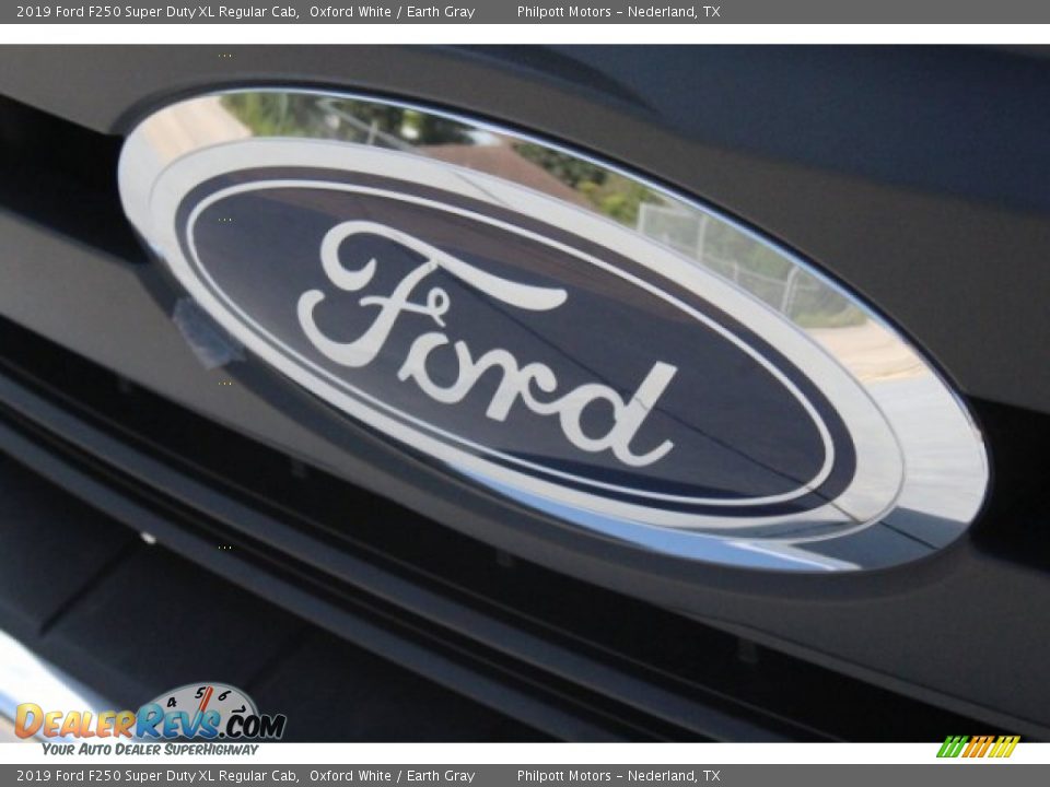 2019 Ford F250 Super Duty XL Regular Cab Oxford White / Earth Gray Photo #4