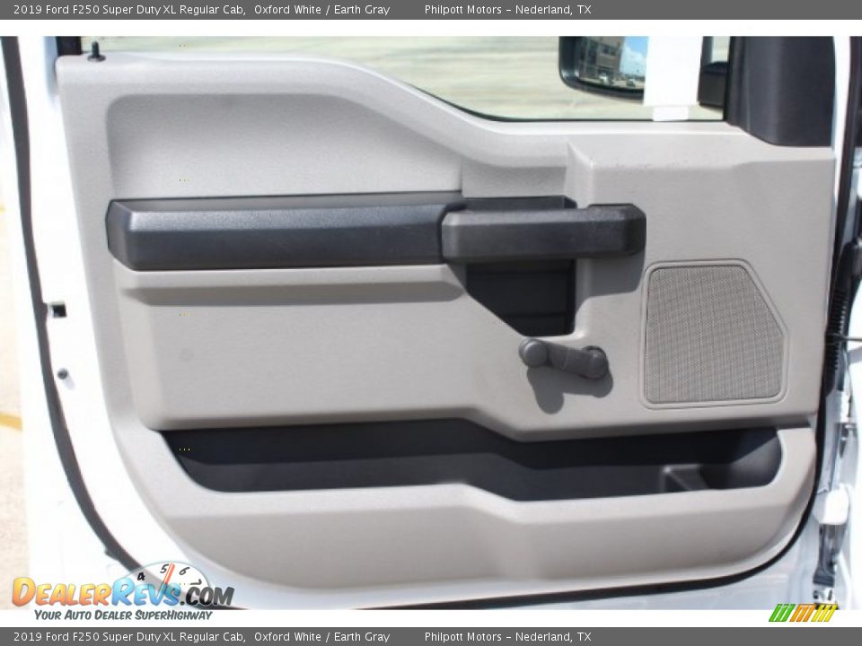 2019 Ford F250 Super Duty XL Regular Cab Oxford White / Earth Gray Photo #12