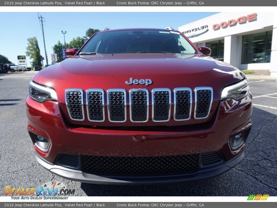 2019 Jeep Cherokee Latitude Plus Velvet Red Pearl / Black Photo #2