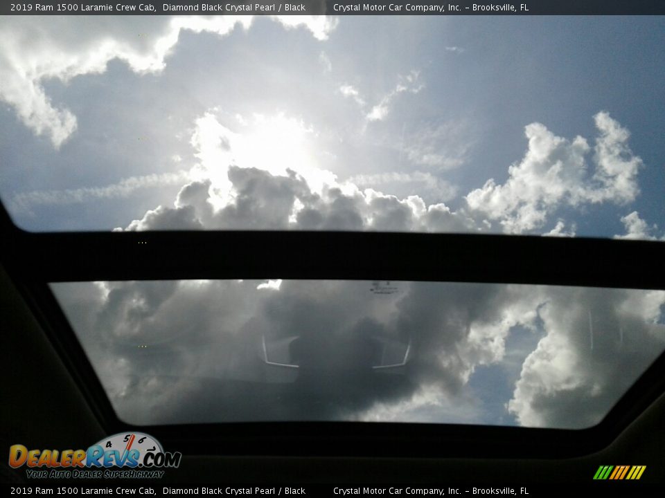2019 Ram 1500 Laramie Crew Cab Diamond Black Crystal Pearl / Black Photo #17
