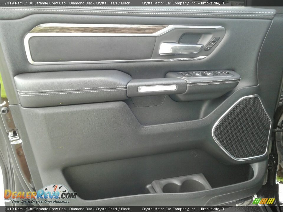2019 Ram 1500 Laramie Crew Cab Diamond Black Crystal Pearl / Black Photo #18
