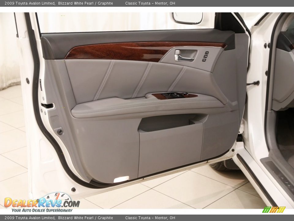 2009 Toyota Avalon Limited Blizzard White Pearl / Graphite Photo #4