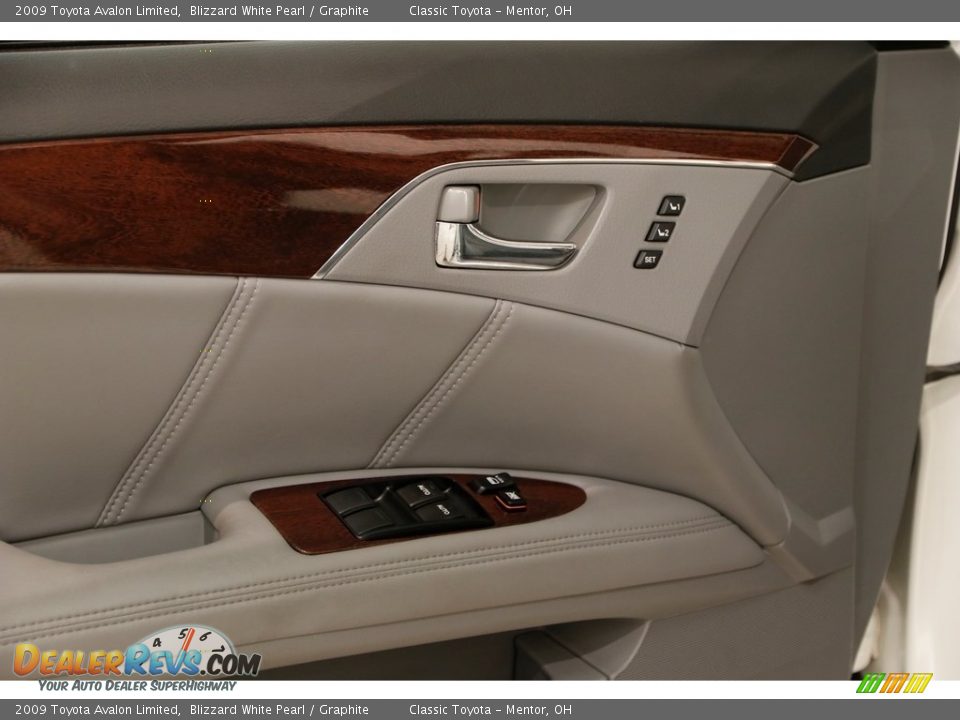 2009 Toyota Avalon Limited Blizzard White Pearl / Graphite Photo #5