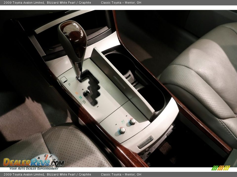 2009 Toyota Avalon Limited Blizzard White Pearl / Graphite Photo #13