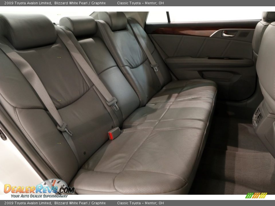 2009 Toyota Avalon Limited Blizzard White Pearl / Graphite Photo #16