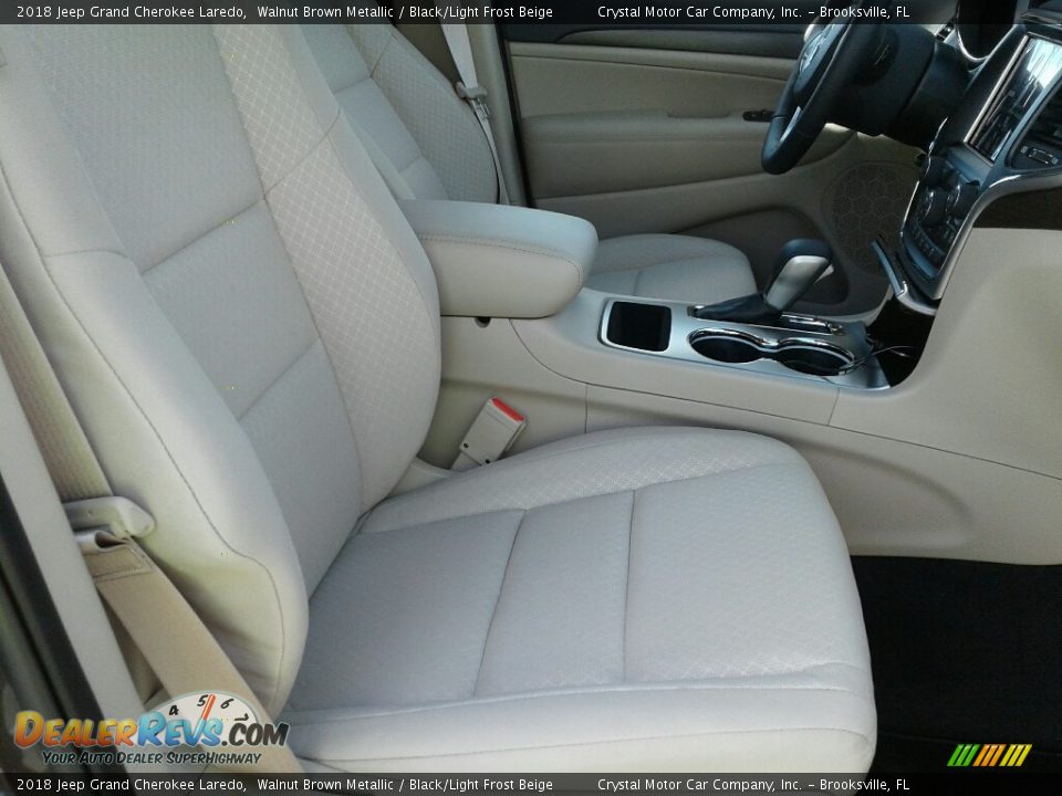 2018 Jeep Grand Cherokee Laredo Walnut Brown Metallic / Black/Light Frost Beige Photo #12
