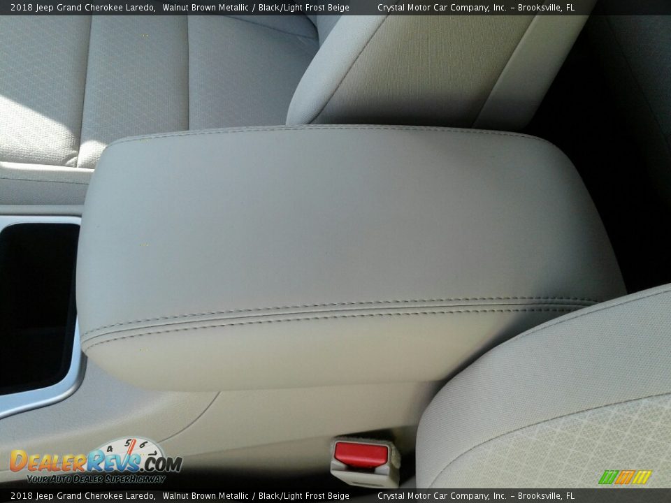 2018 Jeep Grand Cherokee Laredo Walnut Brown Metallic / Black/Light Frost Beige Photo #18