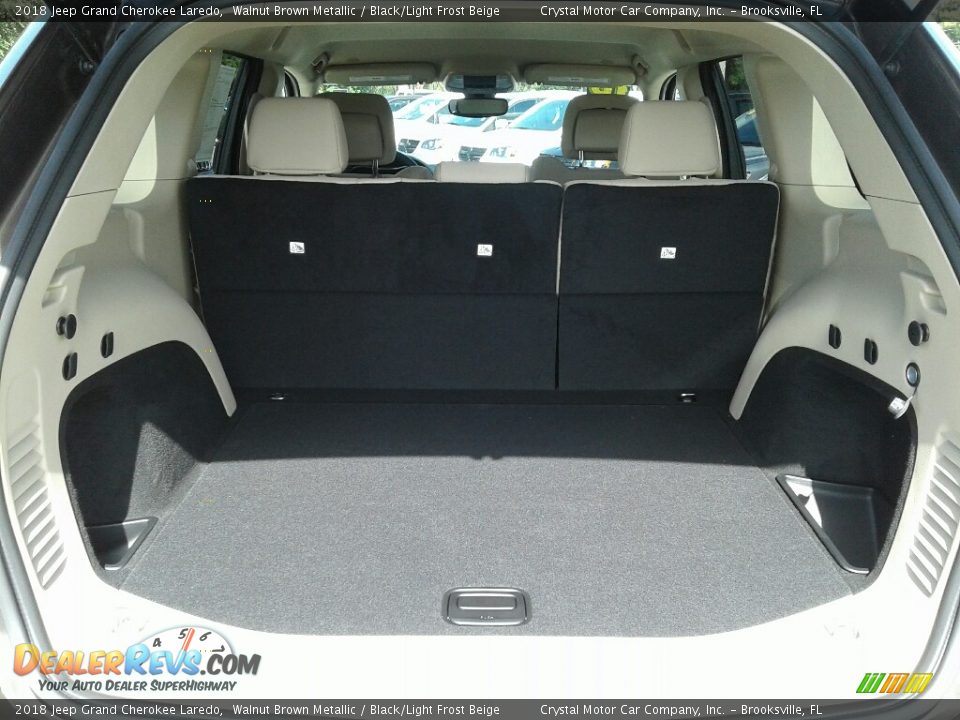 2018 Jeep Grand Cherokee Laredo Walnut Brown Metallic / Black/Light Frost Beige Photo #19
