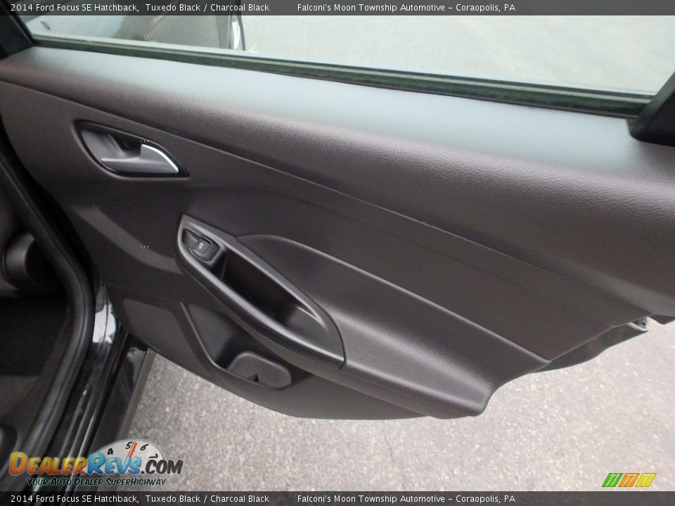 2014 Ford Focus SE Hatchback Tuxedo Black / Charcoal Black Photo #15