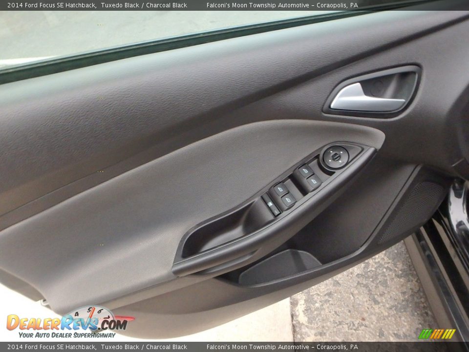 2014 Ford Focus SE Hatchback Tuxedo Black / Charcoal Black Photo #20