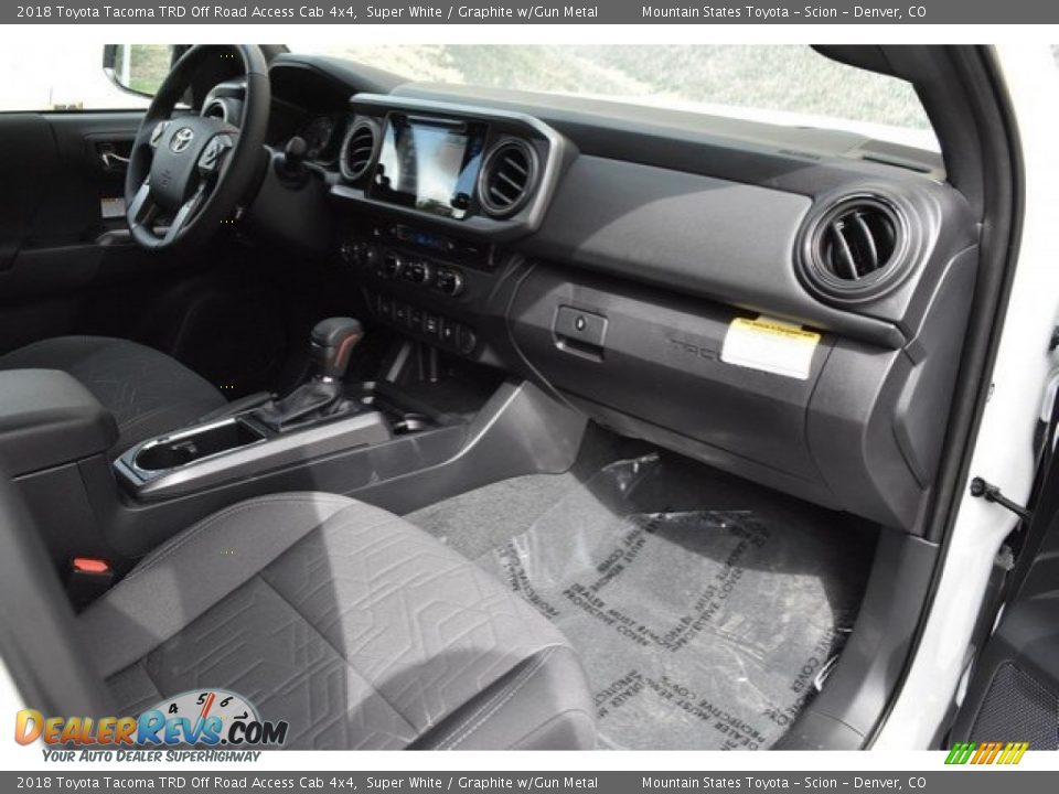 2018 Toyota Tacoma TRD Off Road Access Cab 4x4 Super White / Graphite w/Gun Metal Photo #11