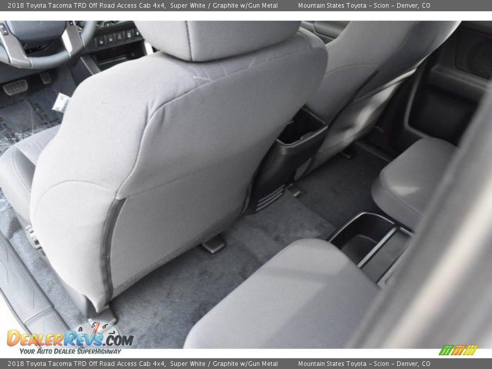 2018 Toyota Tacoma TRD Off Road Access Cab 4x4 Super White / Graphite w/Gun Metal Photo #14