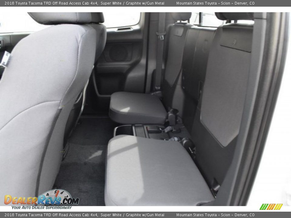 2018 Toyota Tacoma TRD Off Road Access Cab 4x4 Super White / Graphite w/Gun Metal Photo #15