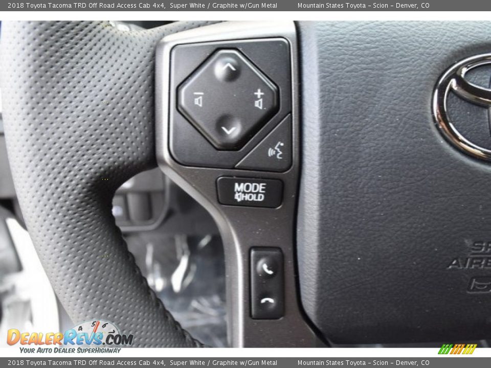 2018 Toyota Tacoma TRD Off Road Access Cab 4x4 Super White / Graphite w/Gun Metal Photo #26