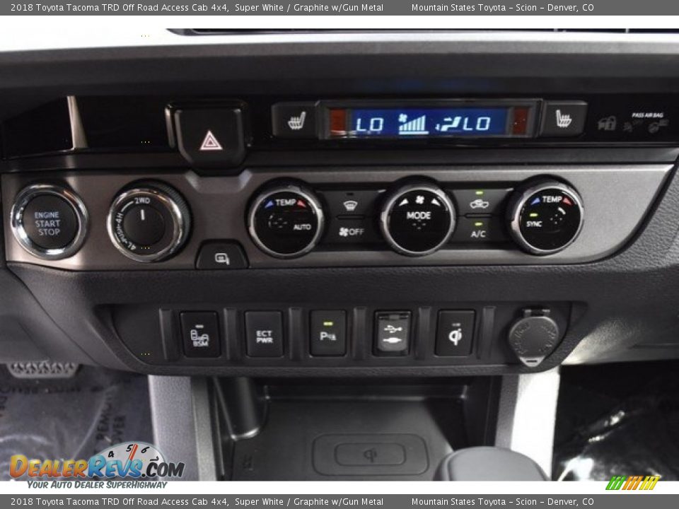 2018 Toyota Tacoma TRD Off Road Access Cab 4x4 Super White / Graphite w/Gun Metal Photo #29